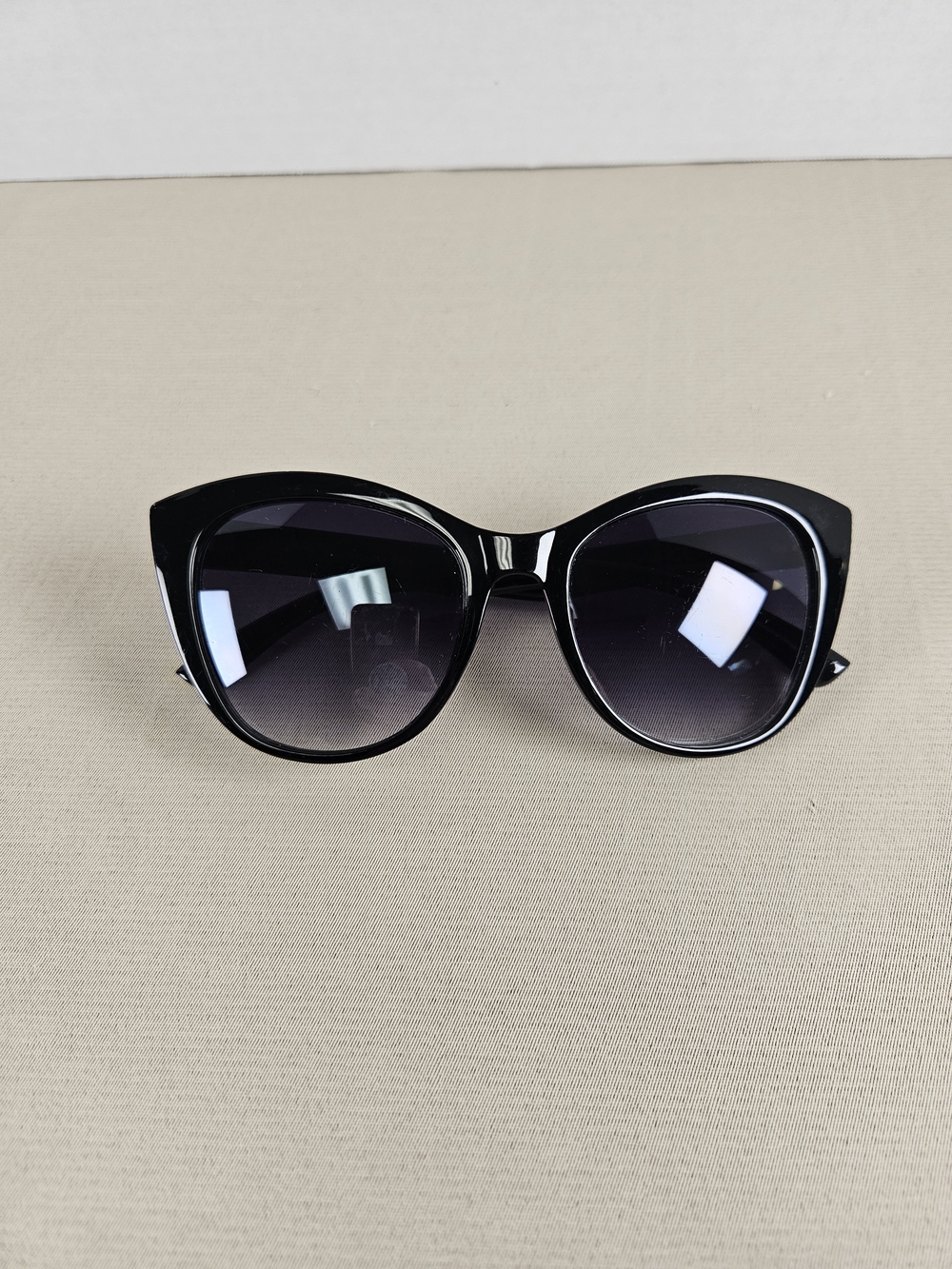 Giselle Women's Black Cat Eye Sunglasses - Sleek UV Protection 8GSL22488-FLW - Picture 11 of 12